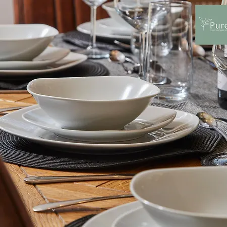 Fabulous House - 5 Beds Sleeps 8 - Free Parking - By Purestay