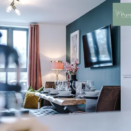 Feriehus Modern 5 Bedroom House In By Purestay - Short With Service & Free Parking