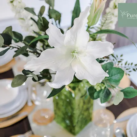 Spacious 5-bedroom Contractor House Sleeps 7 With Parking By Purestay *