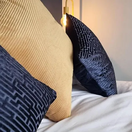 別荘 The Heart - Cosy 3 Bedroom House With Double Driveway And Garden In *