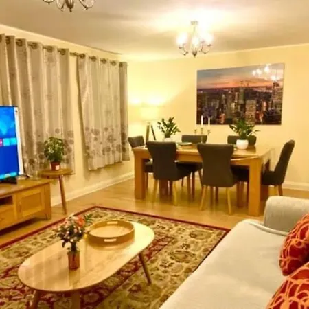 2 Bedroom Flat In Ardwick * Manchester