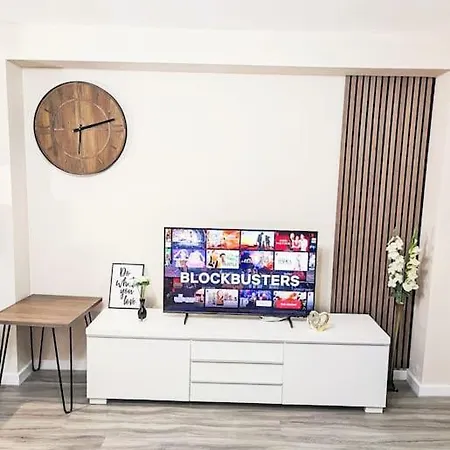 A Superb 2 Bed, 2 Bathroom In Centre Free Parking * Manchester