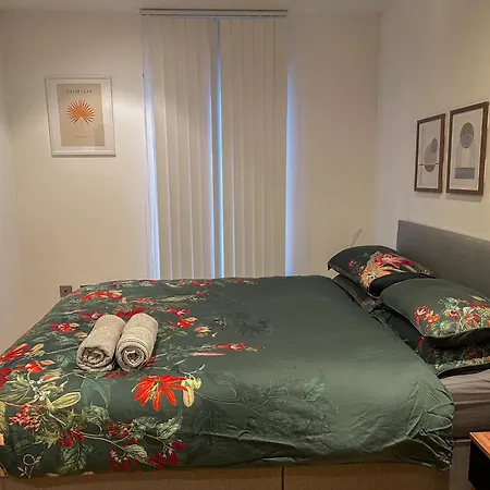 Entire 2br Flat In Centre Manchester
