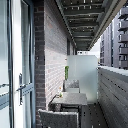 Drillzstays - Ethiad Free Parking *