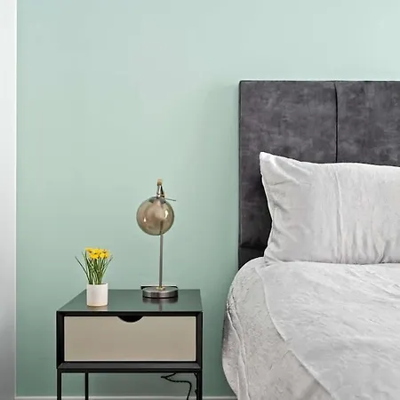 Luxurious Two Bedroom *