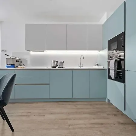 Luxurious Two Bedroom *