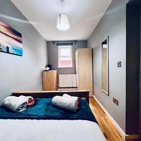 Lovely 4 Bed *