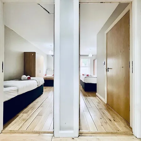 Lovely 4 Bed *