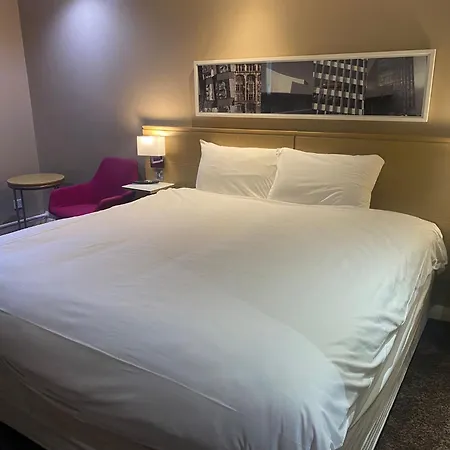 Airport & Manchester 3* ווילמסלו