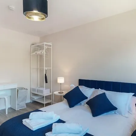 Lovely 1 Bed - Sleeps 3 شقة
