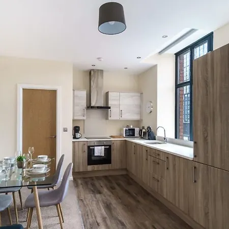 Bright 2 Bedroom In Lejlighed