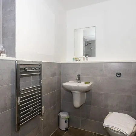 Stunning 2 Bed In Salford Amazing Views 曼彻斯特