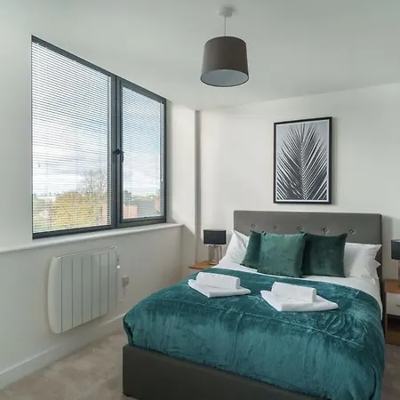 Zeni, Alexandra Rise Cool 1br Flat Apartment *