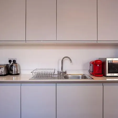 Stunning 1 Bed Flat 5min Walk To Victoria Station * Манчестер