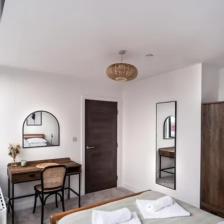 Stayzeni, Alexandra Rise Super 1 Bed Apartment *