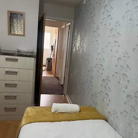 Charming 2-bedroom In *