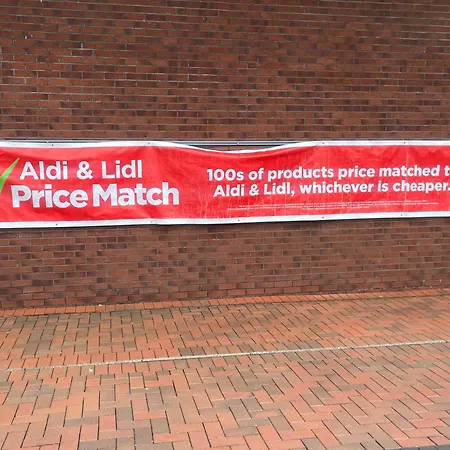 Dynasty - Alison Kelly Close דירה