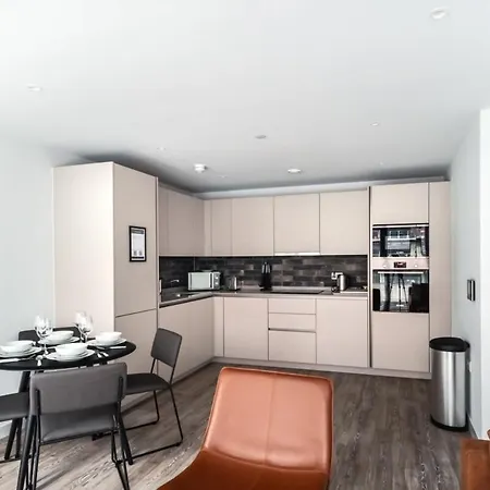 아파트 Spacious 2 Bed In Central *