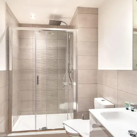 Stayzeni, Alexandra Rise 2 Bed Flat * Manchester