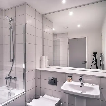 Spacious 1 Bed In Апартаменты *