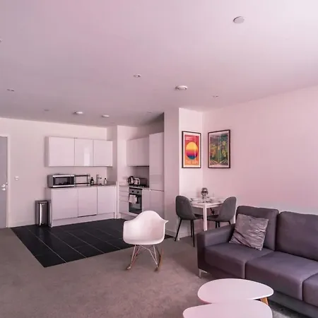 Spacious 1 Bed In Апартаменты