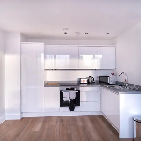 Апартаменты Stayzeni, Alexandra Rise Lovely 1 Bed