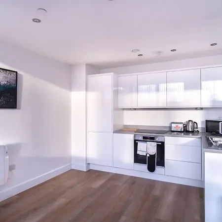 Апартаменты Stayzeni, Alexandra Rise Lovely 1 Bed *