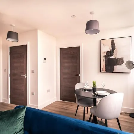Stayzeni, Alexandra Rise Cool 1 Bed Apartman