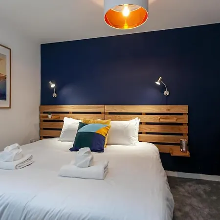 Modern 2 Bed Flat 5min To Old Trafford Stadium