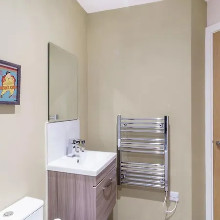 Апартаменты Bright & Modern 2 Bed Manchester Apartment Манчестер