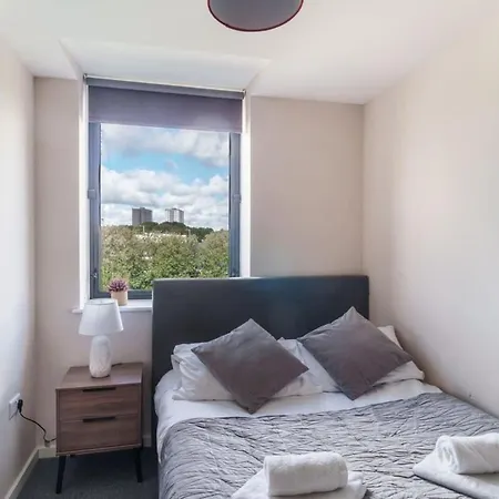 Bright & Modern 2 Bed Manchester Apartment * Манчестер