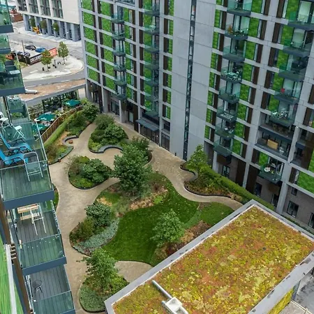 Stunning 2 Bedroom Διαμέρισμα