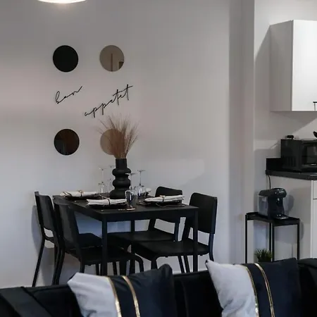 דירה Lovely 2 Bed In - Sleeps 4 מנצ'סטר