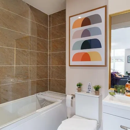 2 Bedroom Modern In Apartamento