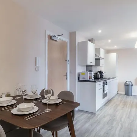 شقة Bright 2 Bed - Sleeps 4 مانشستر