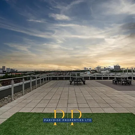 The Middlewood Plaza - By Parydise - Business Or Leisure Stays, Location, Sleeps 4, Salford * Manchester