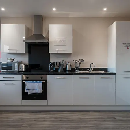 Modern Apartment, Free Parking For Two, Smart Tvs, Location マンチェスター