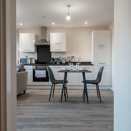 Modern Apartment, Free Parking For Two, Smart Tvs, Location アパート *