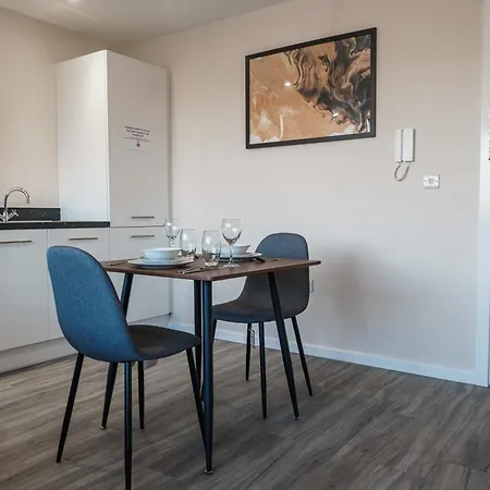 Apartamento Modern Apartment, Free Parking For Two, Smart Tvs, Location