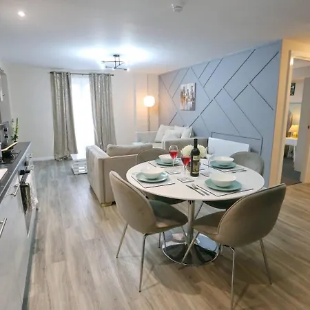 アパート Pass The Keys New Build With Free Parking 1 Mile From Center