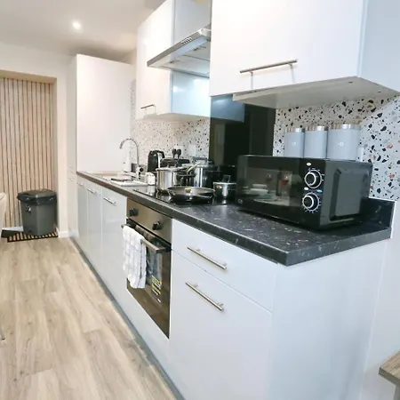 Pass The Keys New Build With Free Parking 1 Mile From Center