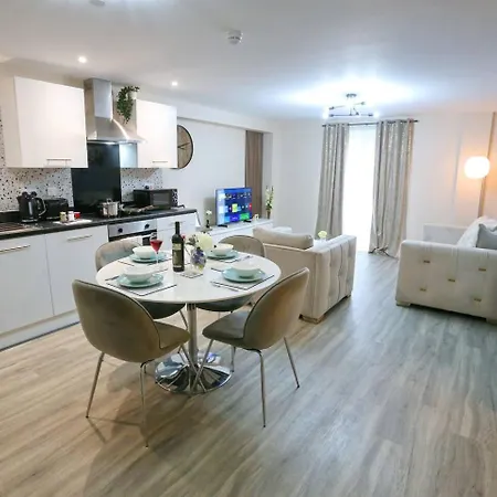 Pass The Keys New Build With Free Parking 1 Mile From Center マンチェスター