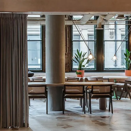 Отель The Alan Манчестер