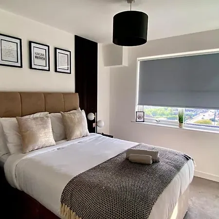 Prime 2 Bedroom With Rooftop Terrace Manchester