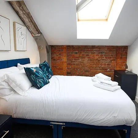 The Garnet Apartment *