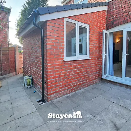 Holiday home Large 6br House Free Parking & Wifi *