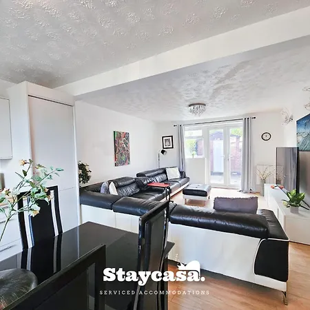 Holiday home Large 6br House Free Parking & Wifi *