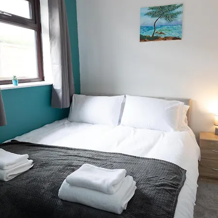 Carpe Diem - Stunning 4 Bed With Games Table Μάντσεστερ