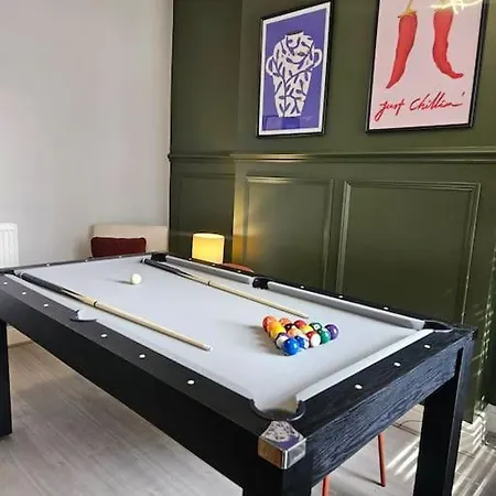 Spacious Stylish With Free Parking 10 Mins To Centre & Ao Arena Ideal For Groups & Long Σπίτι διακοπών Μάντσεστερ