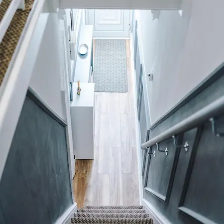 The Retreat Near Salford Quays *